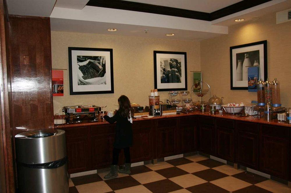 Hampton By Hilton Brattleboro Hotel Restaurant foto
