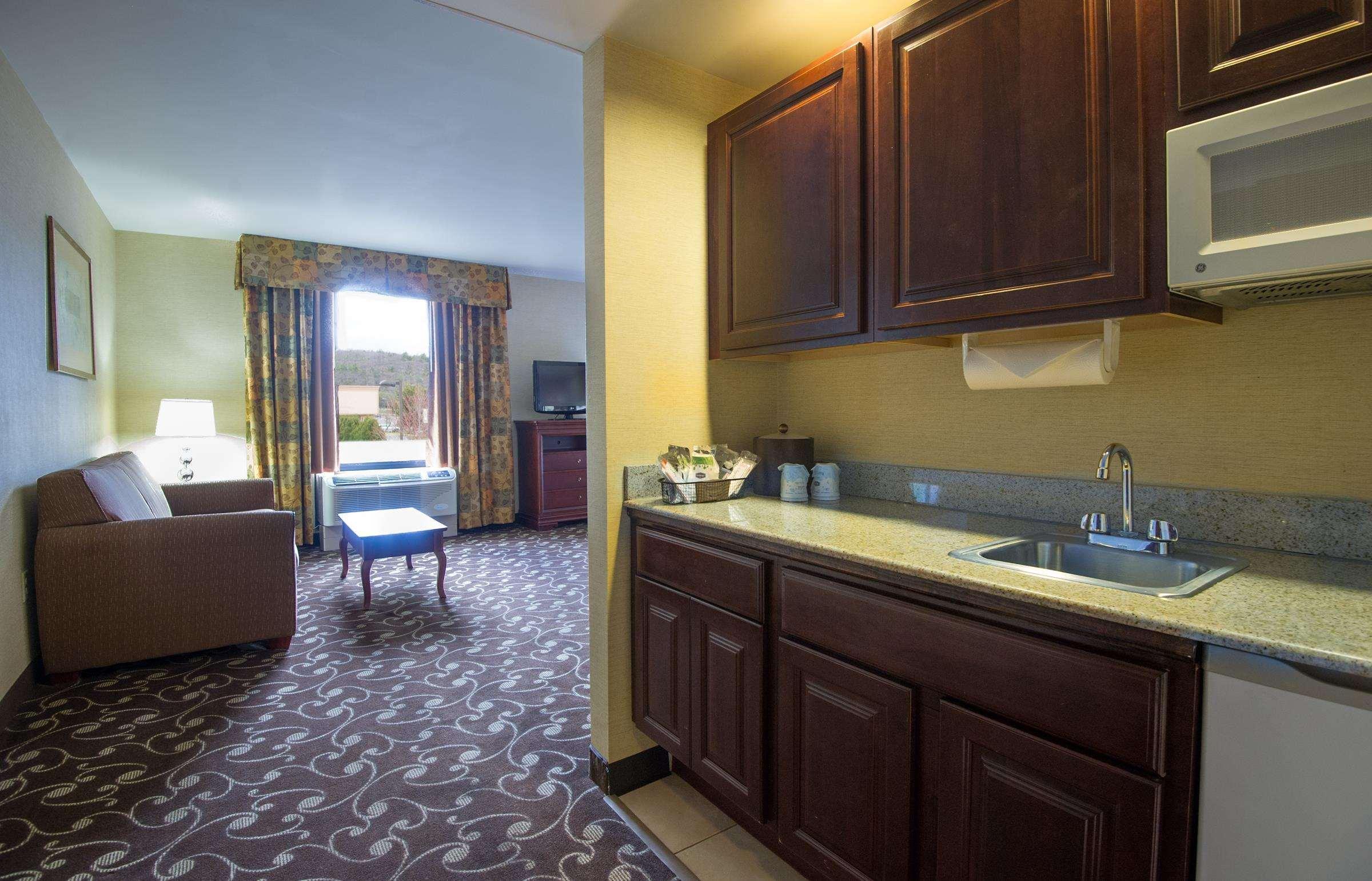 Hampton By Hilton Brattleboro Hotel Exterior foto