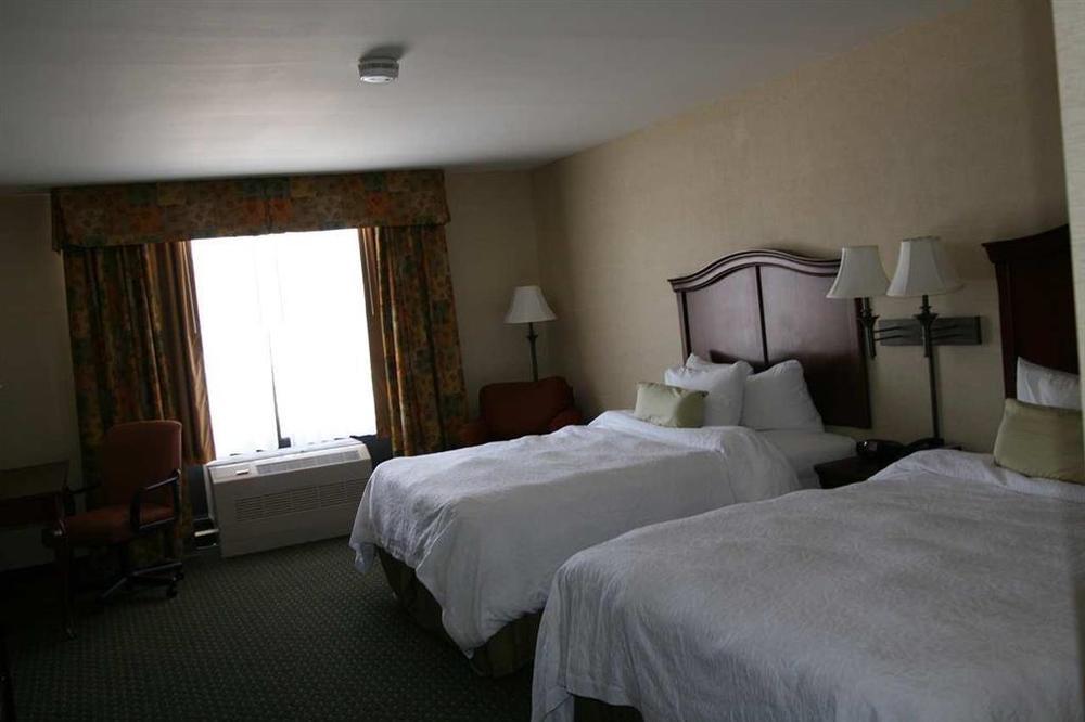 Hampton By Hilton Brattleboro Hotel Exterior foto